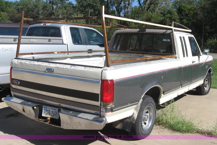 image for item 2769 1990 Ford F150 super cab pickup