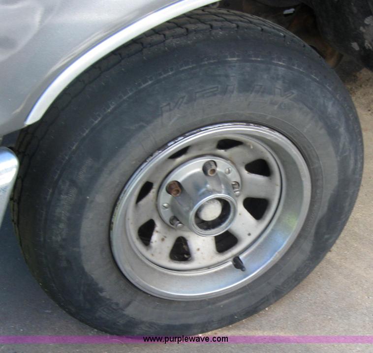 image for item 2769 1990 Ford F150 super cab pickup