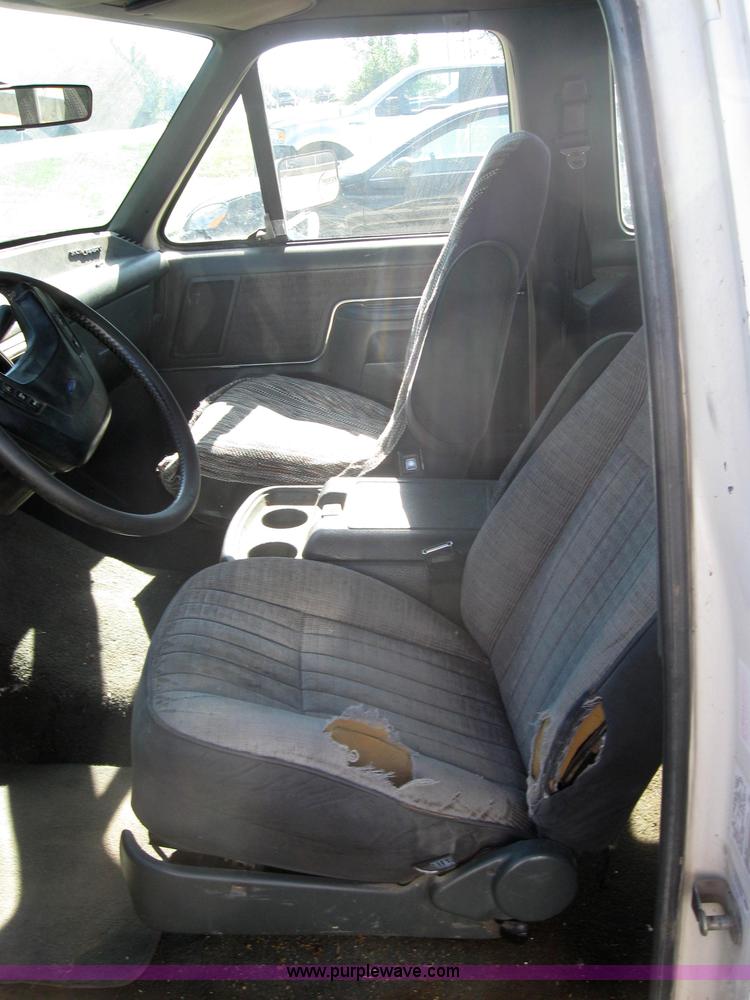 image for item 2769 1990 Ford F150 super cab pickup