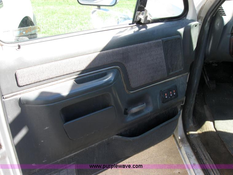 image for item 2769 1990 Ford F150 super cab pickup