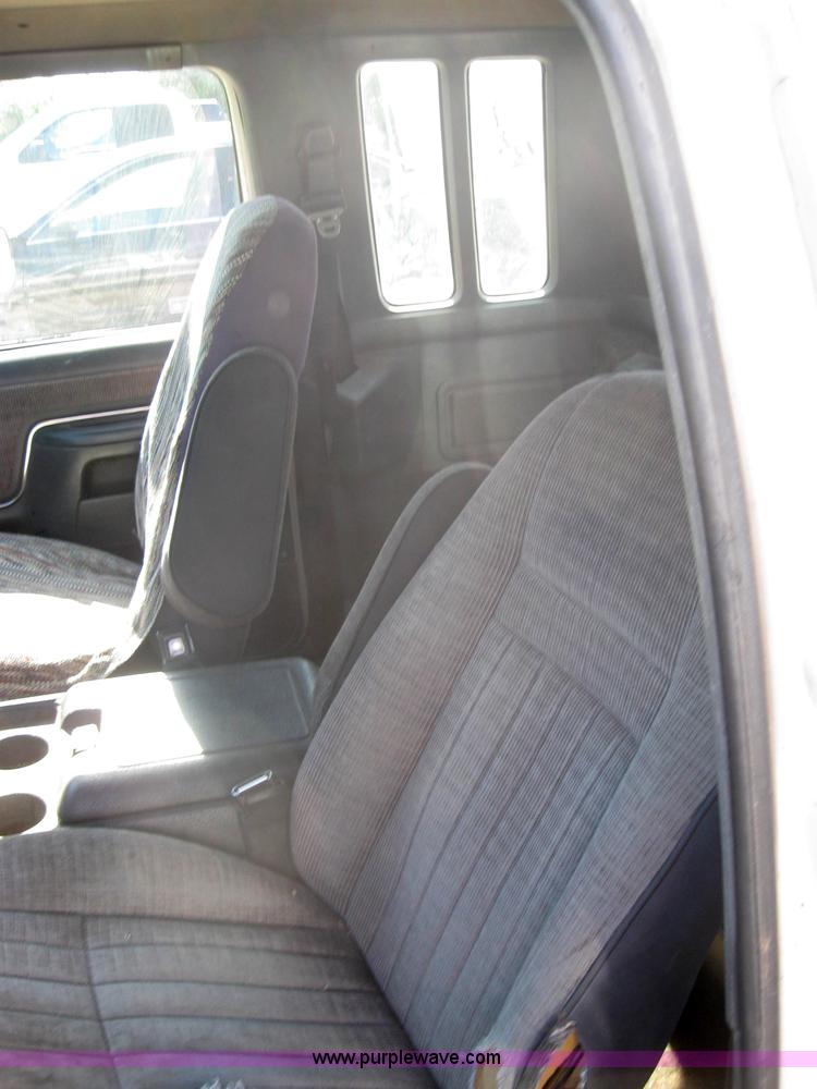 image for item 2769 1990 Ford F150 super cab pickup