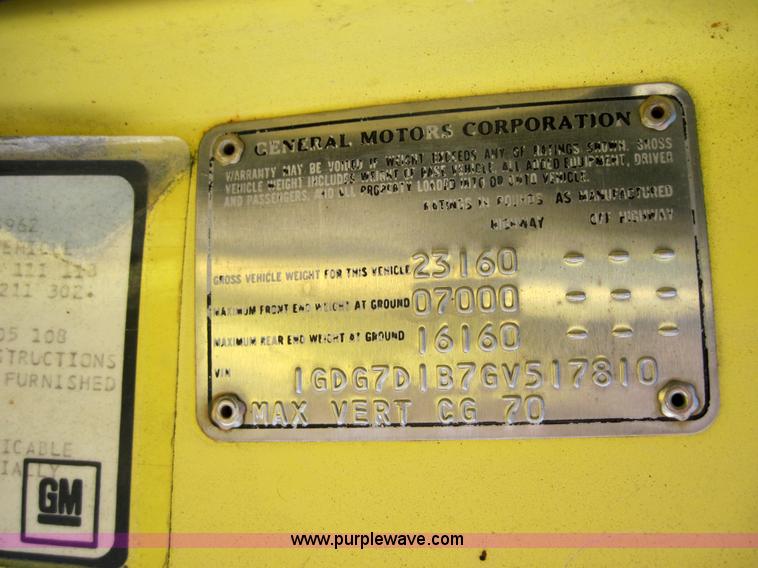 image for item 3149 1986 GMC C6500 truck