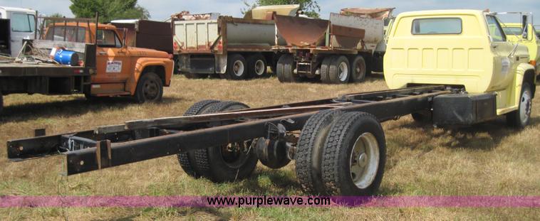 image for item 3150 1986 GMC C6500 truck