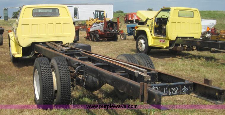 image for item 3150 1986 GMC C6500 truck