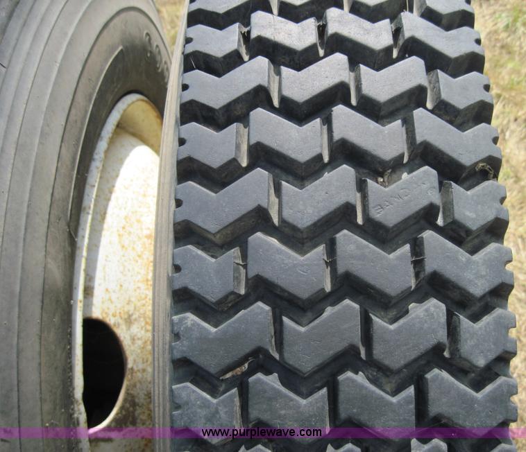 image for item 3150 1986 GMC C6500 truck