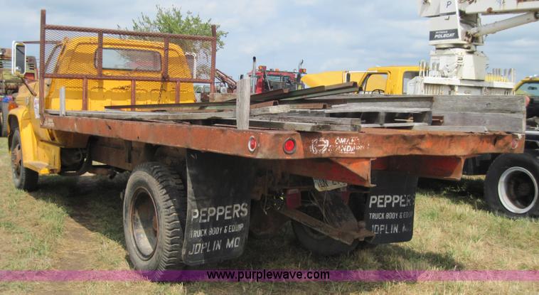 image for item 3157 1978 Chevrolet C60 flatbed truck with hoist
