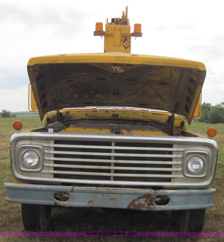 image for item 3161 1969 Ford 750 truck with utility equipment bed and hydraulic drill