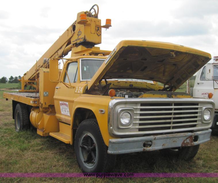 image for item 3161 1969 Ford 750 truck with utility equipment bed and hydraulic drill