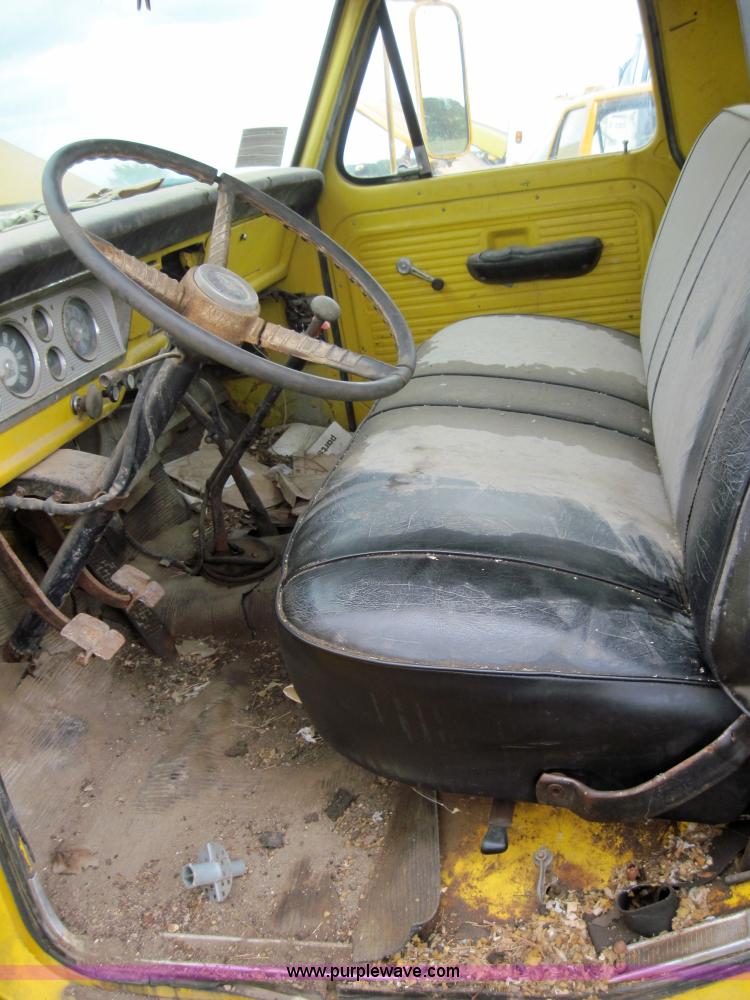 image for item 3161 1969 Ford 750 truck with utility equipment bed and hydraulic drill