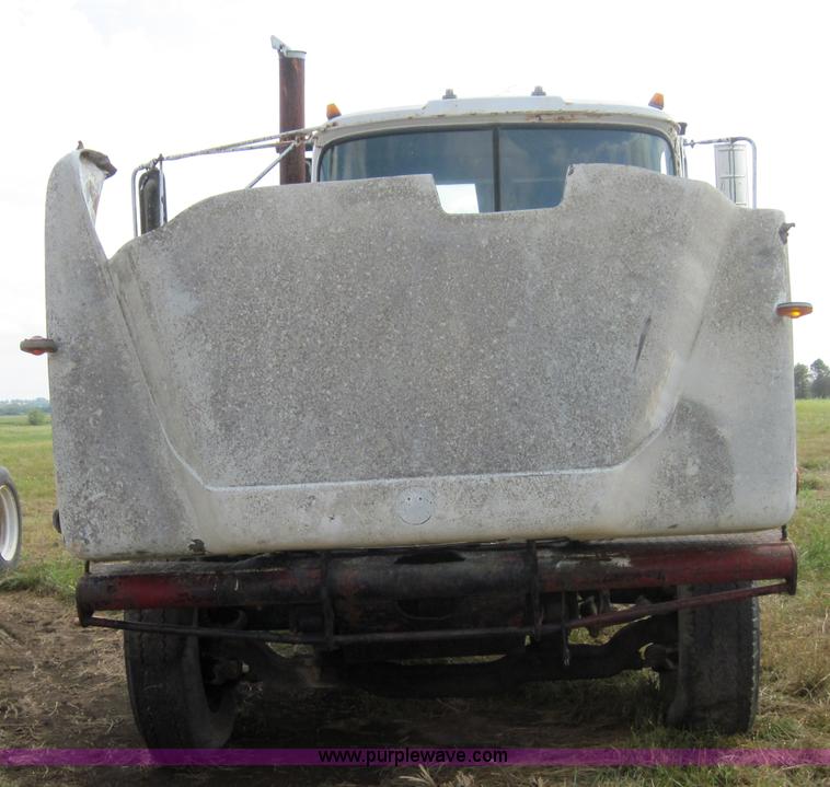 image for item 3166 1978 Mack semi truck