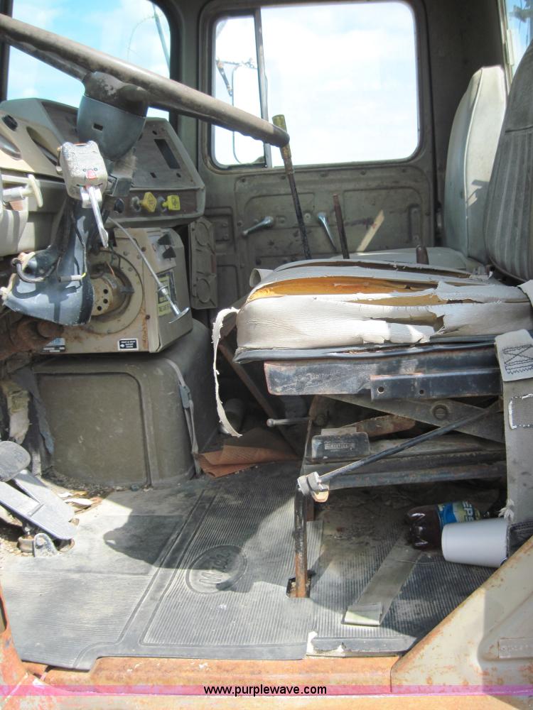 image for item 3166 1978 Mack semi truck