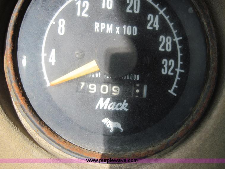 image for item 3166 1978 Mack semi truck