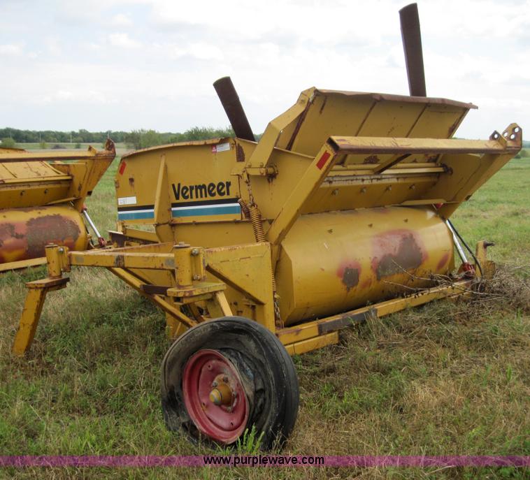 image for item 3169 Big bale hay processors