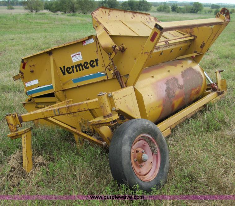 image for item 3169 Big bale hay processors