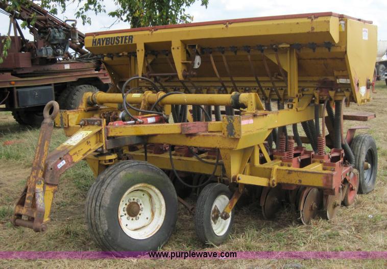 image for item 3178 Bermeer Haybuster 9' drill