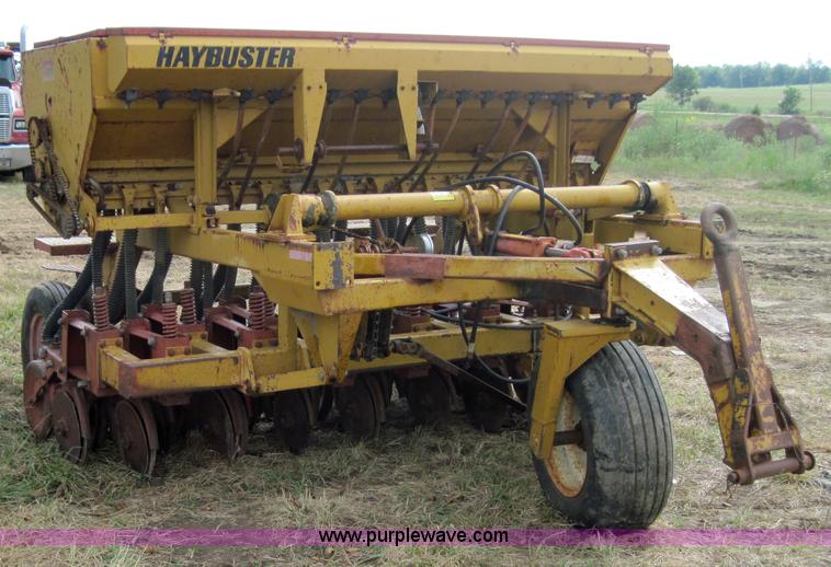 image for item 3178 Bermeer Haybuster 9' drill
