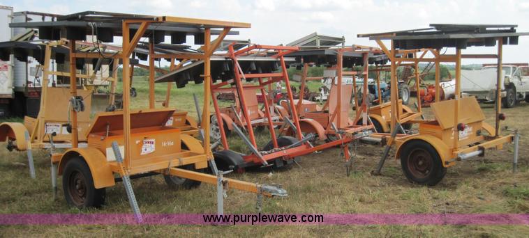 image for item 3183 (9) arrow board directional signs