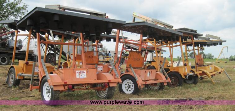 image for item 3183 (9) arrow board directional signs