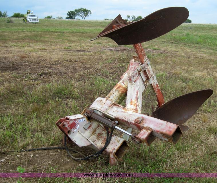 image for item 3184 International single bottom rollover plow