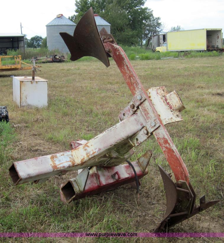 image for item 3184 International single bottom rollover plow