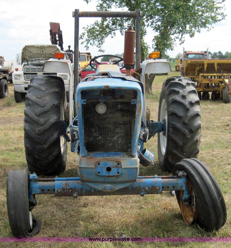 image for item 3188 Ford 5900 tractor