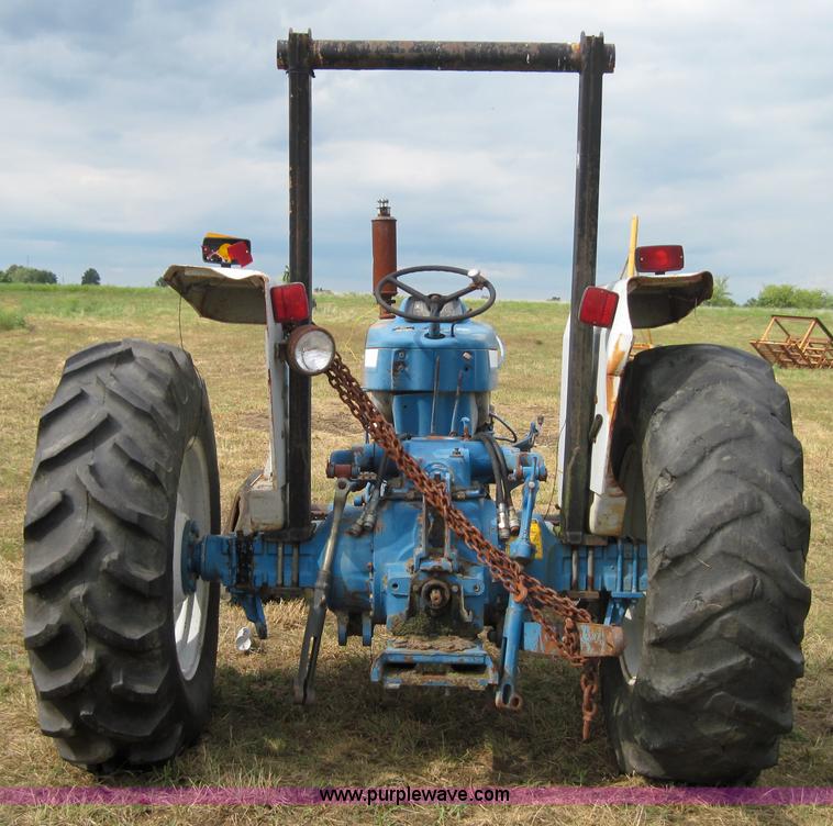 image for item 3188 Ford 5900 tractor
