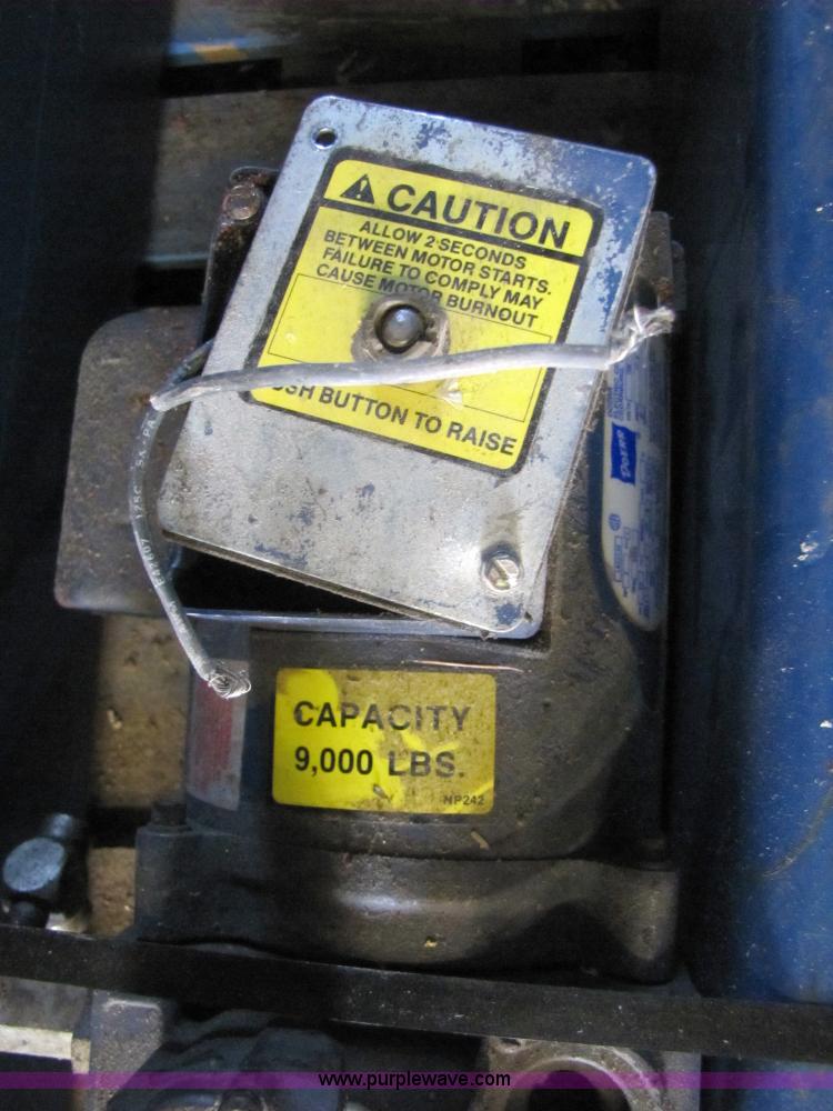 image for item 3200 Rotary two post car lift