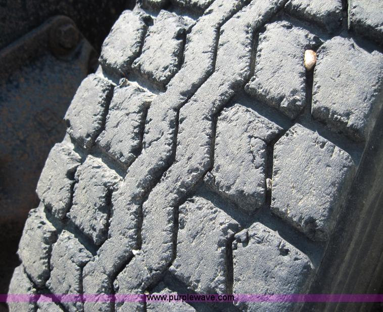 image for item 4015 1977 Ford 9000 semi truck