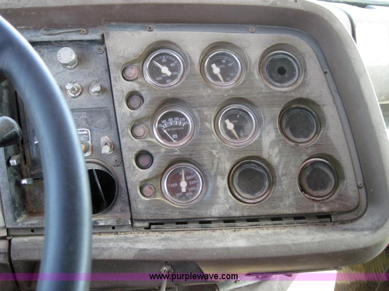 image for item 4015 1977 Ford 9000 semi truck