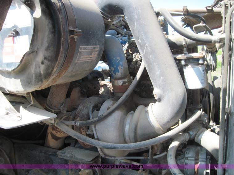 image for item 4015 1977 Ford 9000 semi truck