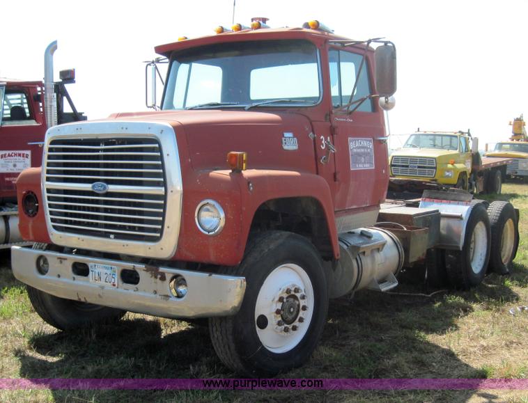 image for item 4016 1980 Ford 9000 semi truck