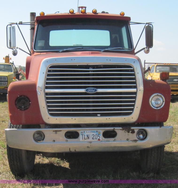 image for item 4016 1980 Ford 9000 semi truck