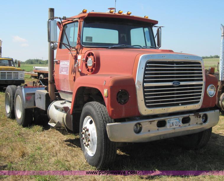 image for item 4016 1980 Ford 9000 semi truck