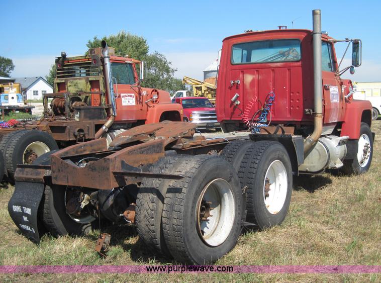 image for item 4016 1980 Ford 9000 semi truck