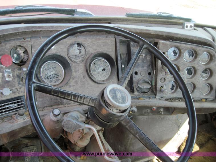 image for item 4016 1980 Ford 9000 semi truck