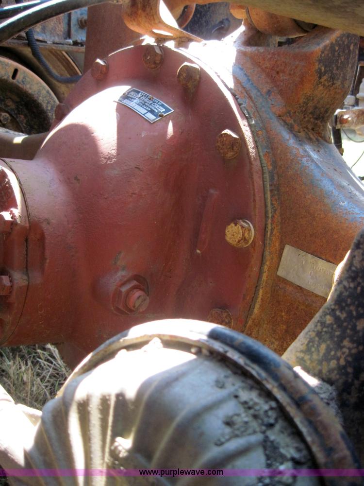 image for item 4017 1987 Ford LTL9000 semi truck