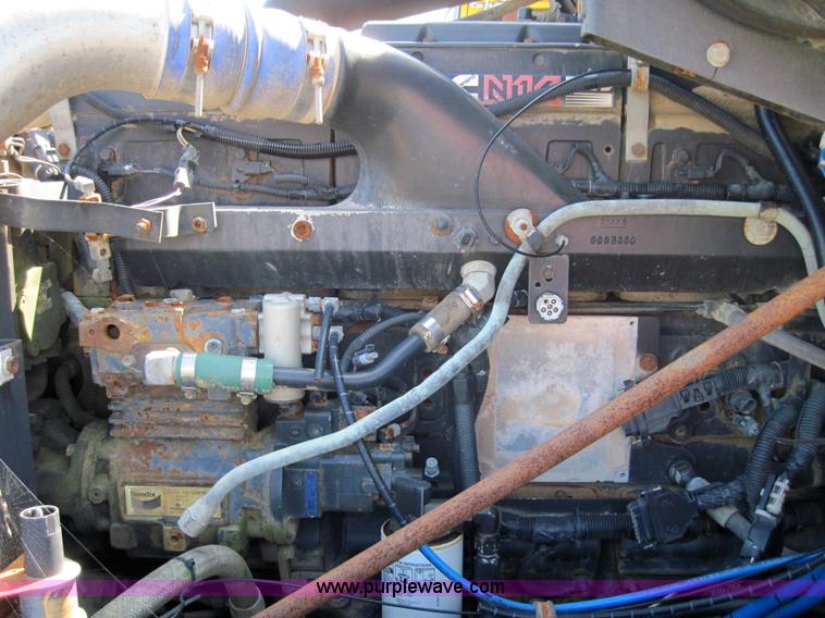 image for item 4018 1996 International Series 9400 semi truck