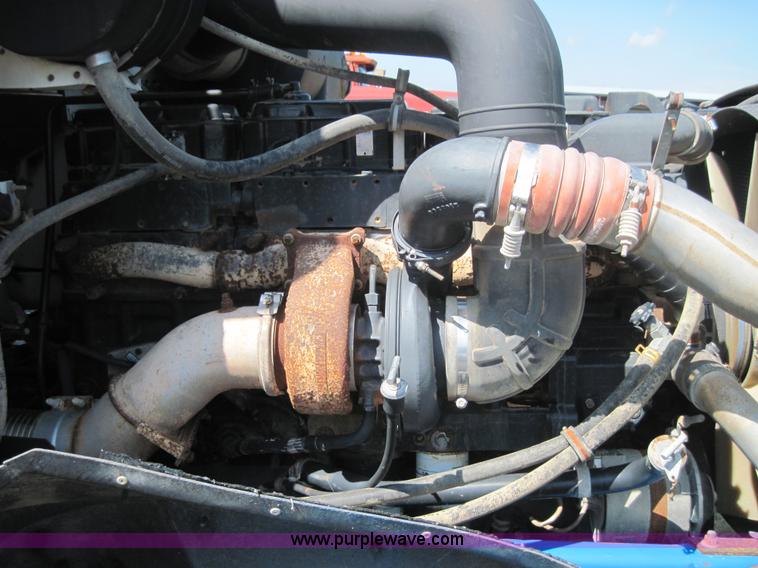 image for item 4018 1996 International Series 9400 semi truck