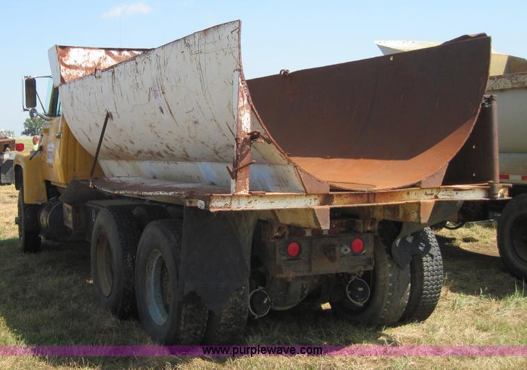 image for item 4019 1978 Ford truck with dump bed