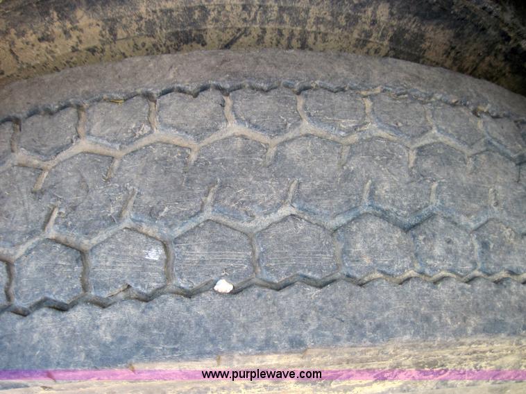 image for item 4021 1979 Ford 7000 truck with dump bed