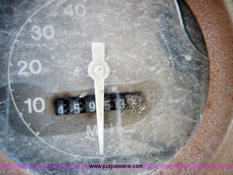 image for item 4021 1979 Ford 7000 truck with dump bed