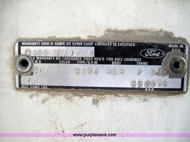 image for item 4021 1979 Ford 7000 truck with dump bed