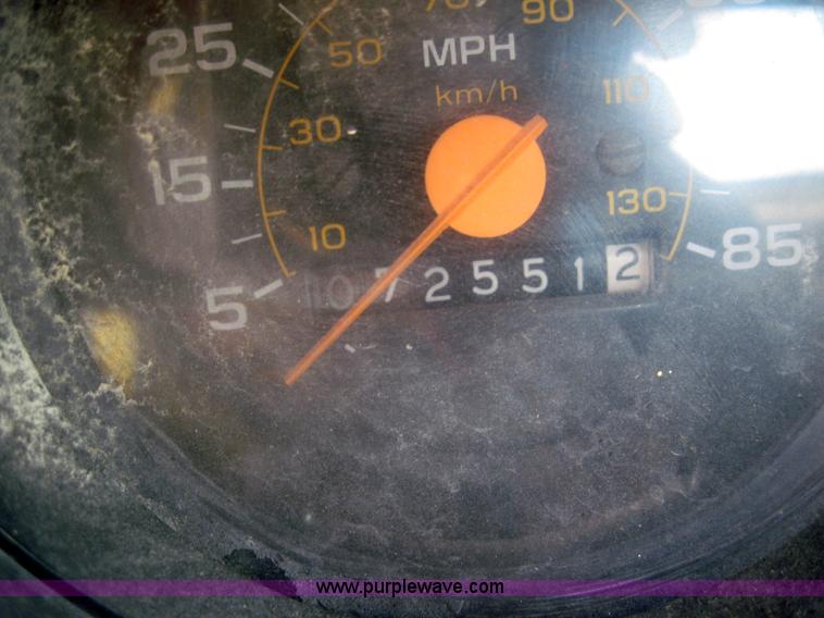 image for item 4022 1988 GMC 7000 cab and chassis