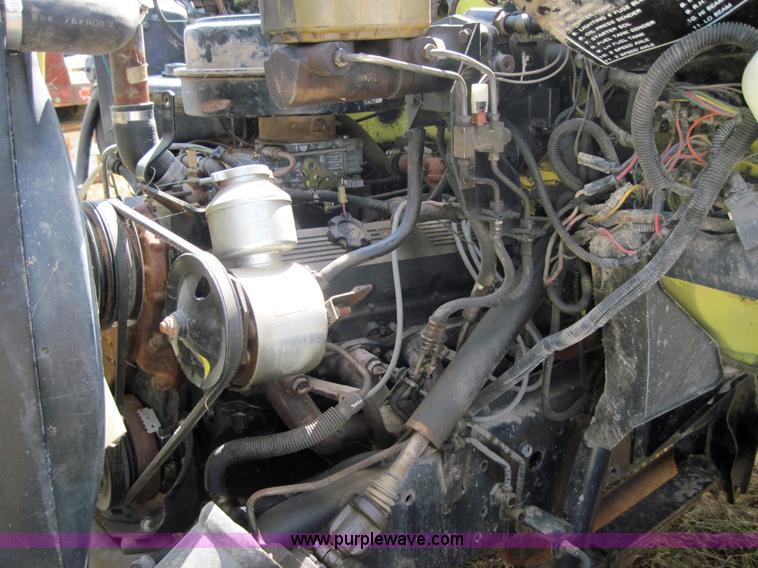 image for item 4022 1988 GMC 7000 cab and chassis