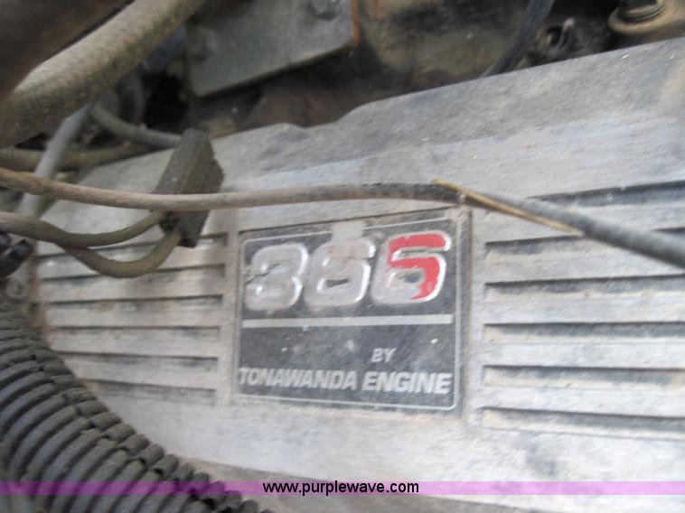 image for item 4022 1988 GMC 7000 cab and chassis