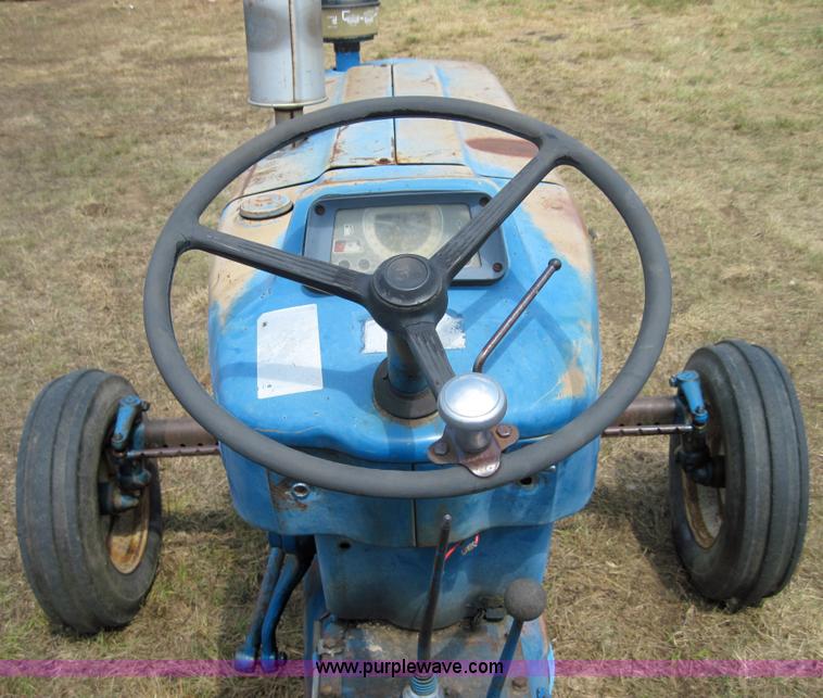 image for item 4025 Ford 5900 tractor