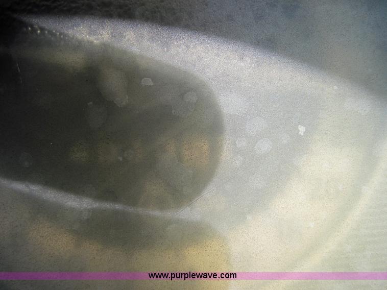 image for item 4025 Ford 5900 tractor