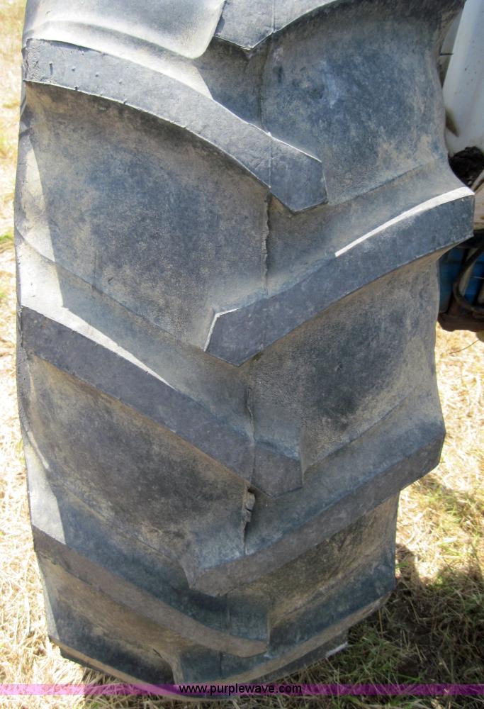 image for item 4025 Ford 5900 tractor