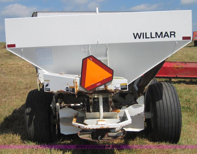 Willmar Super 600 fertilizer buggy in St. Paul, KS Item 4026 sold