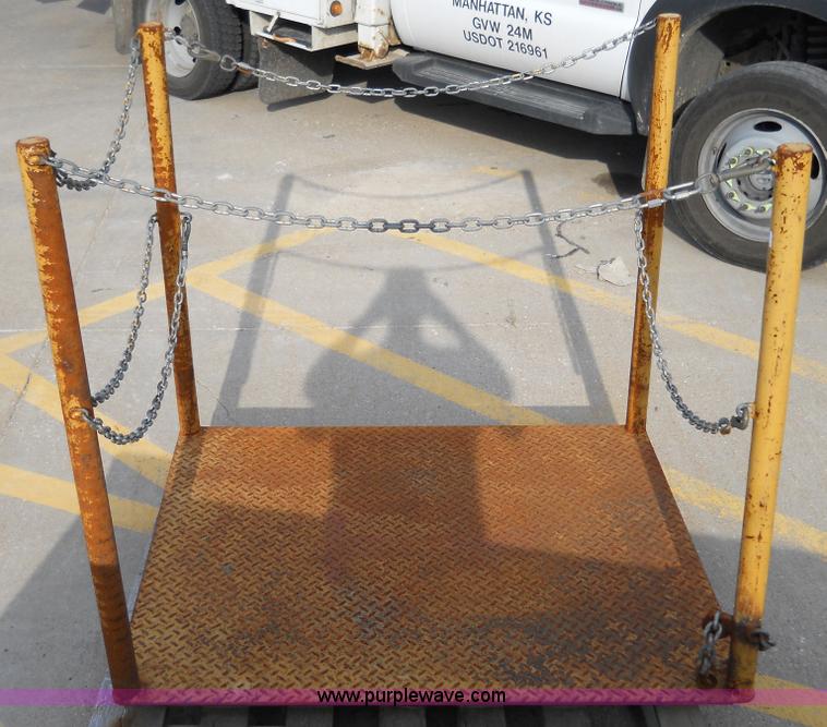 image for item 5018 Four post forklift platform